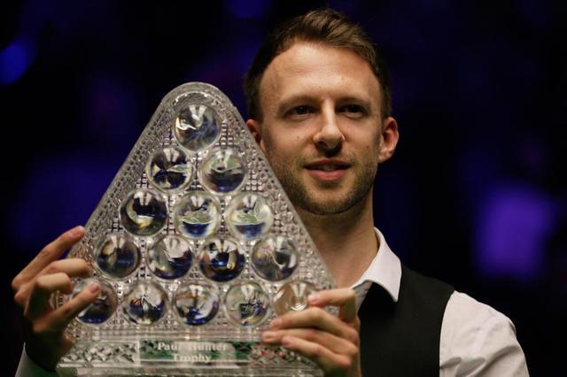 网球场上的 网球场上的