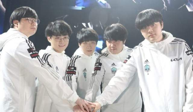 在与雄鹿的 在与雄鹿的