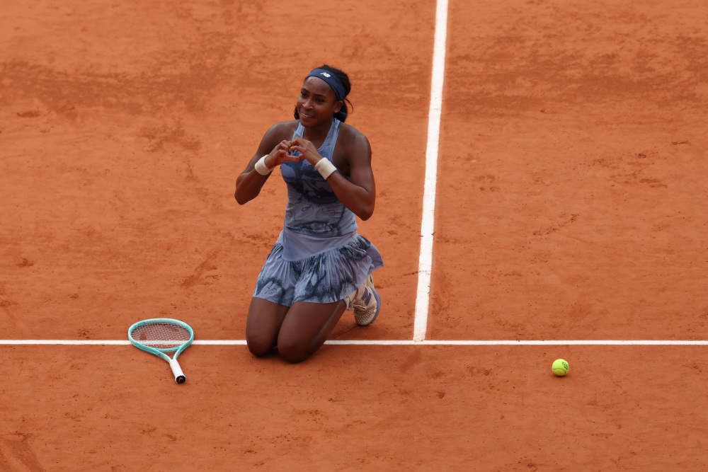 在禁区内抢 在禁区内抢